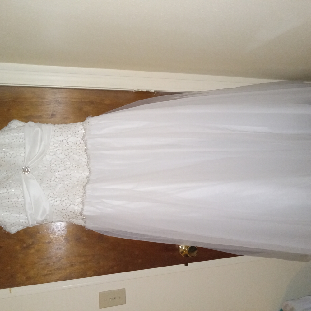 White Sweetheart Sleeveless Bridal Dress